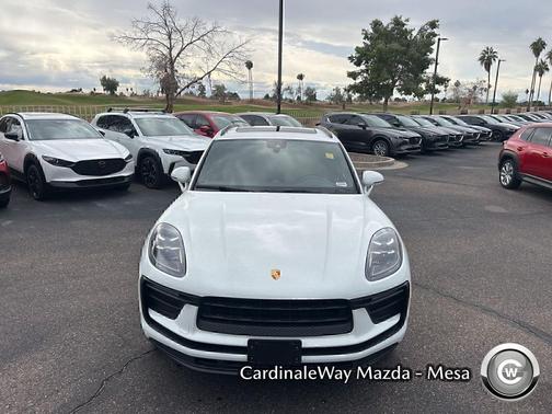 2022 Porsche Macan Base