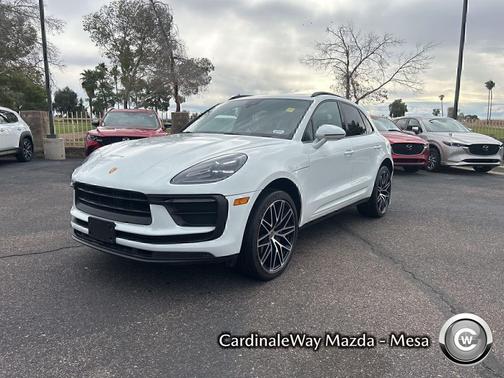 2022 Porsche Macan Base