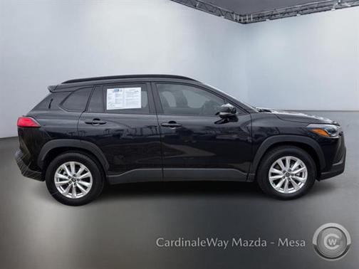 2024 Toyota Corolla Cross LE