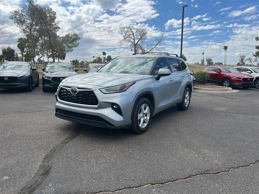 2023 Toyota Highlander LE