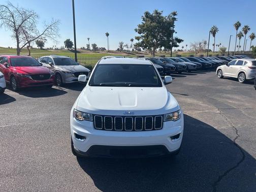 2020 Jeep Grand Cherokee Laredo