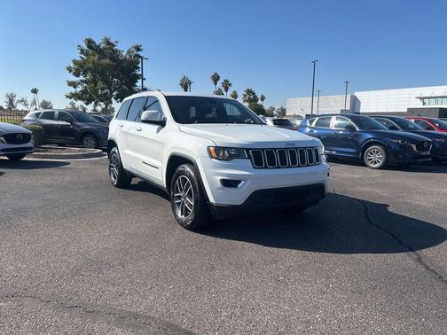 2020 Jeep Grand Cherokee Laredo