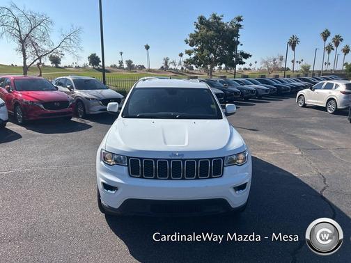 2020 Jeep Grand Cherokee Laredo