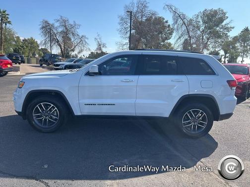 2020 Jeep Grand Cherokee Laredo