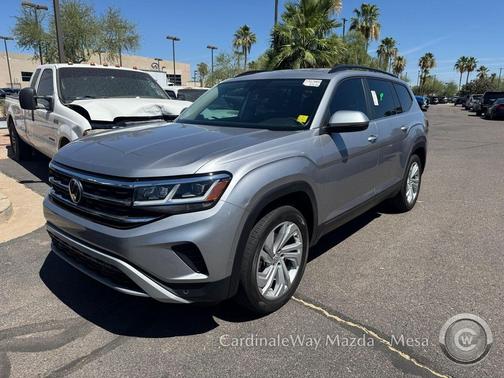 Silver Metallic 2022 Volkswagen Atlas 2.0T SE w/Technology