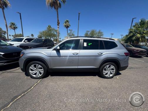 Silver Metallic 2022 Volkswagen Atlas 2.0T SE w/Technology