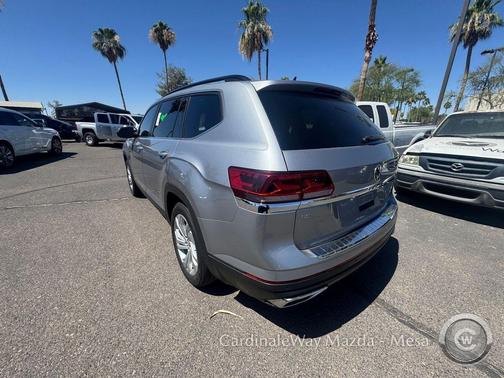 Silver Metallic 2022 Volkswagen Atlas 2.0T SE w/Technology
