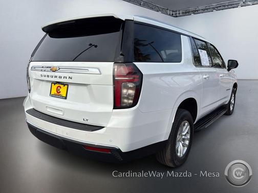 2023 Chevrolet Suburban LT