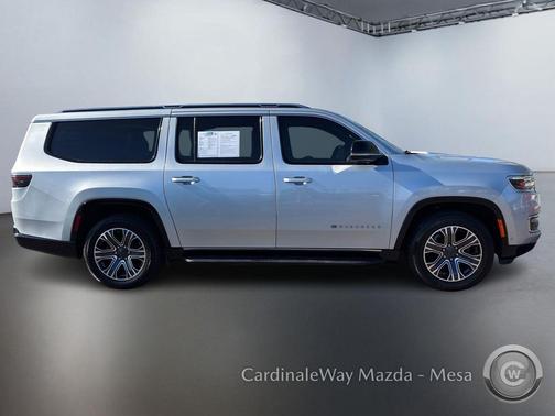 2023 Jeep Wagoneer L Series II 4x2