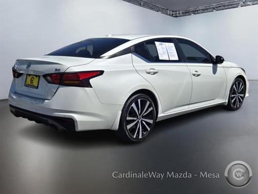 2021 Nissan Altima SR FWD