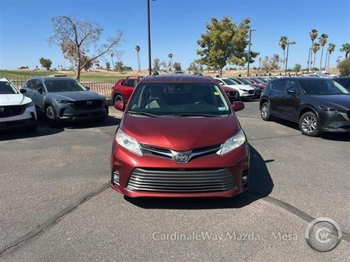 2020 Toyota Sienna XLE