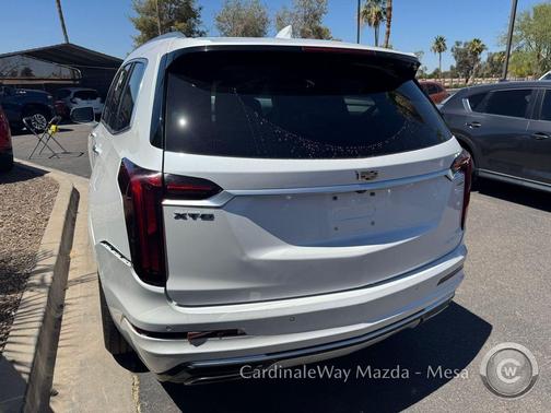 Crystal White Tricoat 2021 Cadillac XT6 Premium Luxury FWD