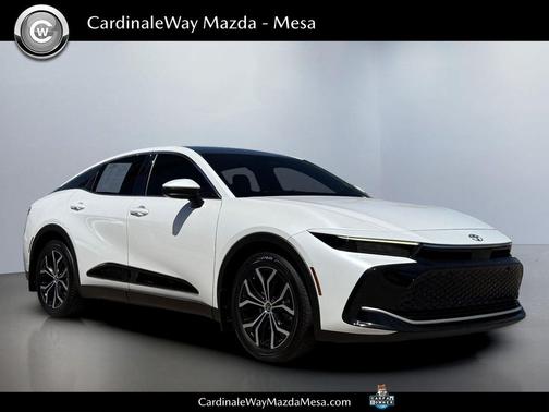 Oxygen White 2023 Toyota Crown Limited