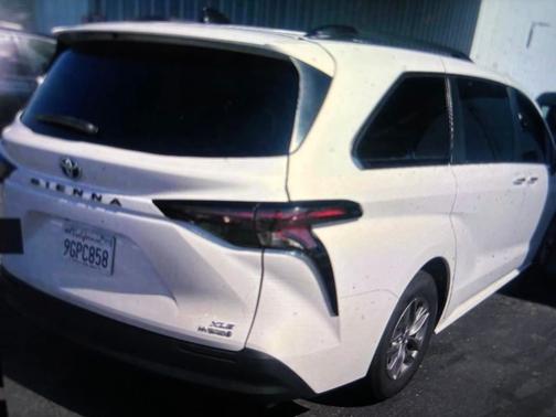 Wind Chill Pearl 2023 Toyota Sienna XLE