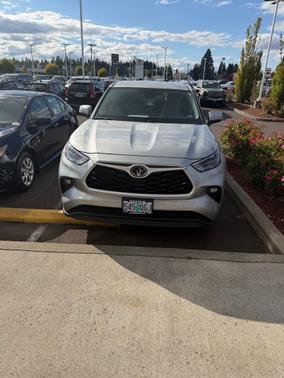 Celestial Silver Metallic 2024 Toyota Highlander LE
