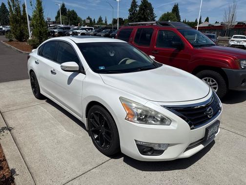 Pearl White Metallic 2013 Nissan Altima 3.5 SL