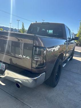 Walnut Brown Metallic Clearcoat 2018 RAM 1500 Big Horn
