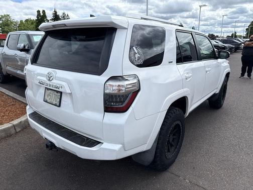 Super White 2016 Toyota 4Runner SR5