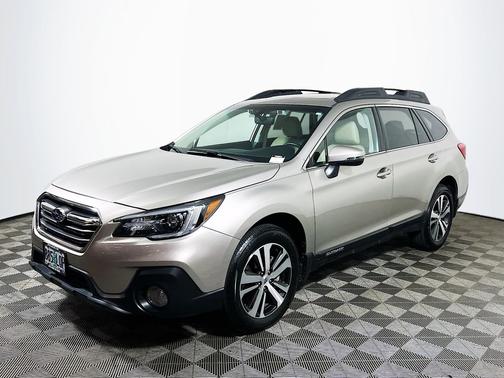 Tungsten Metallic 2019 Subaru Outback 2.5i