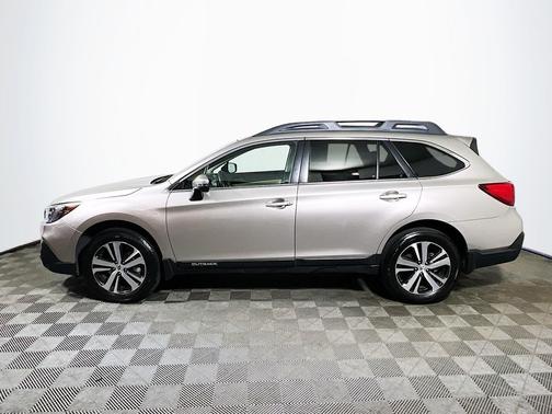 Tungsten Metallic 2019 Subaru Outback 2.5i