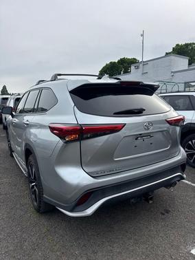 Celestial Silver Metallic 2021 Toyota Highlander XSE