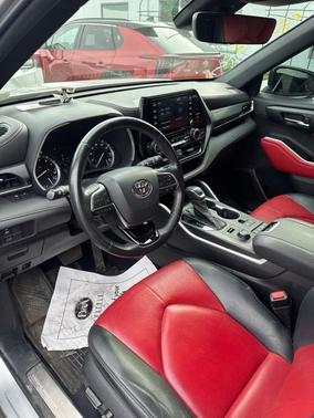 Celestial Silver Metallic 2021 Toyota Highlander XSE