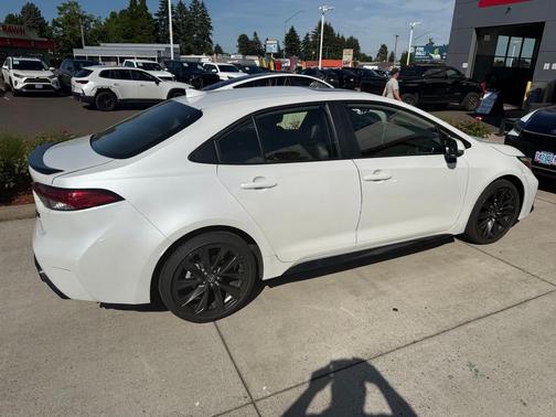 Wind Chill Pearl 2026 Toyota Corolla XSE