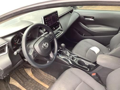 Super White 2021 Toyota Corolla LE