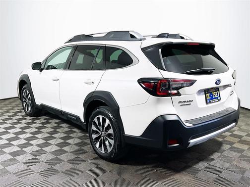 2023 Subaru Outback Touring XT