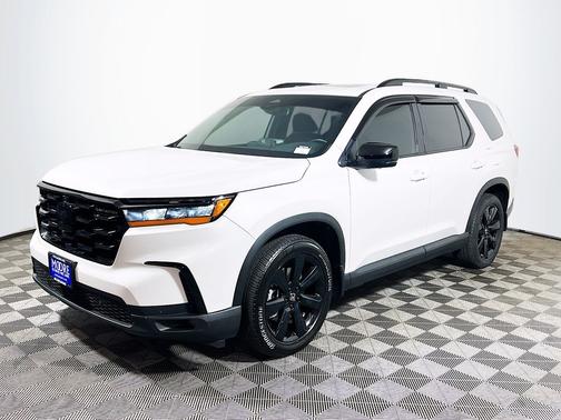 Platinum White 2025 Honda Pilot Black Edition