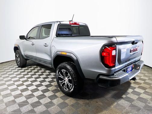 Sterling Metallic 2025 GMC Canyon AT4