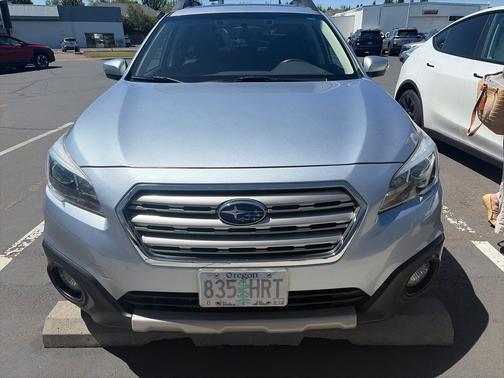 Ice Silver Metallic 2016 Subaru Outback 2.5i