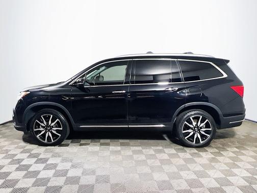 Crystal Black Pearl 2020 Honda Pilot Touring