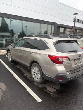 Tungsten Metallic 2018 Subaru Outback 2.5i Premium
