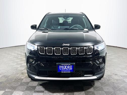 Diamond Black Crystal Pearlcoat 2026 Jeep Compass Limited