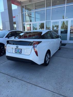 Blizzard Pearl 2017 Toyota Prius Two