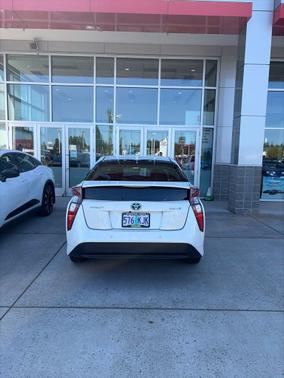 Blizzard Pearl 2017 Toyota Prius Two