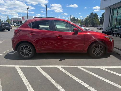 Pulse 2020 Toyota Yaris XLE