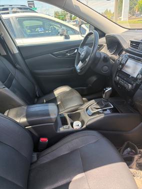 Brilliant Silver 2017 Nissan Rogue Hybrid SL