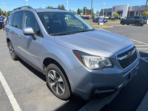 Ice Silver Metallic 2017 Subaru Forester 2.5i Limited