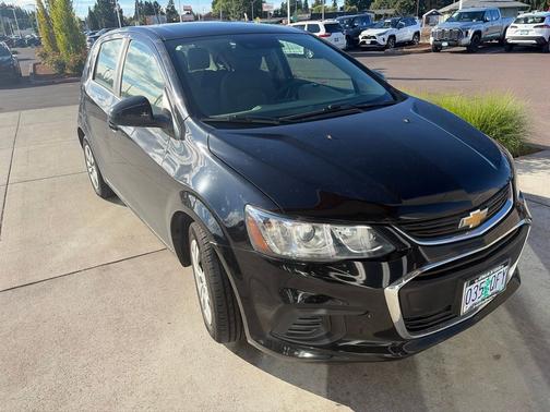 Mosaic Black Metallic 2020 Chevrolet Sonic LT