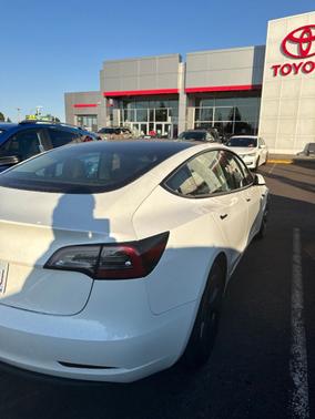 Pearl White Multi-Coat 2023 Tesla Model 3 Base