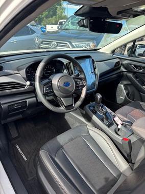 Crystal White Pearl 2025 Subaru Crosstrek Limited