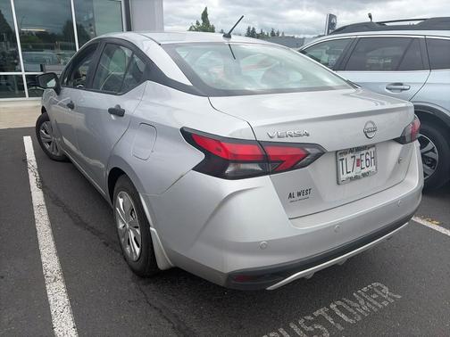 Brilliant Silver Metallic 2023 Nissan Versa 1.6 S