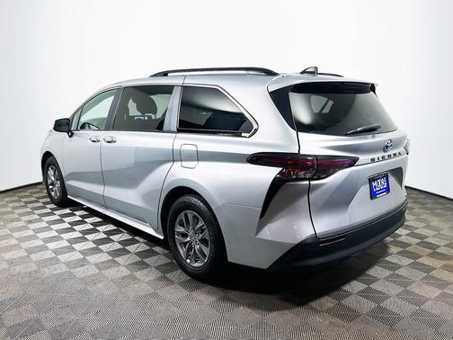 Celestial Silver Metallic 2024 Toyota Sienna XLE