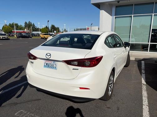 Snowflake White Pearl Mica 2016 Mazda Mazda3 i Sport