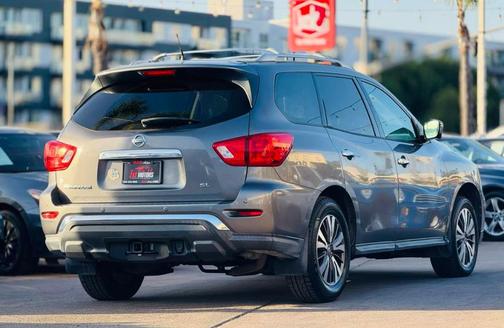 2017 Nissan Pathfinder SL