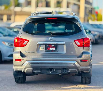 2017 Nissan Pathfinder SL