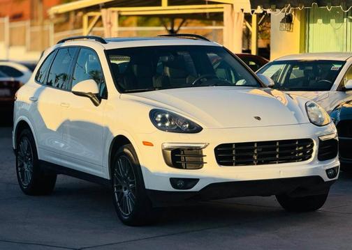 2017 Porsche Cayenne ONE OWNER CLEAN TITLE