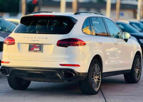2017 Porsche Cayenne ONE OWNER CLEAN TITLE